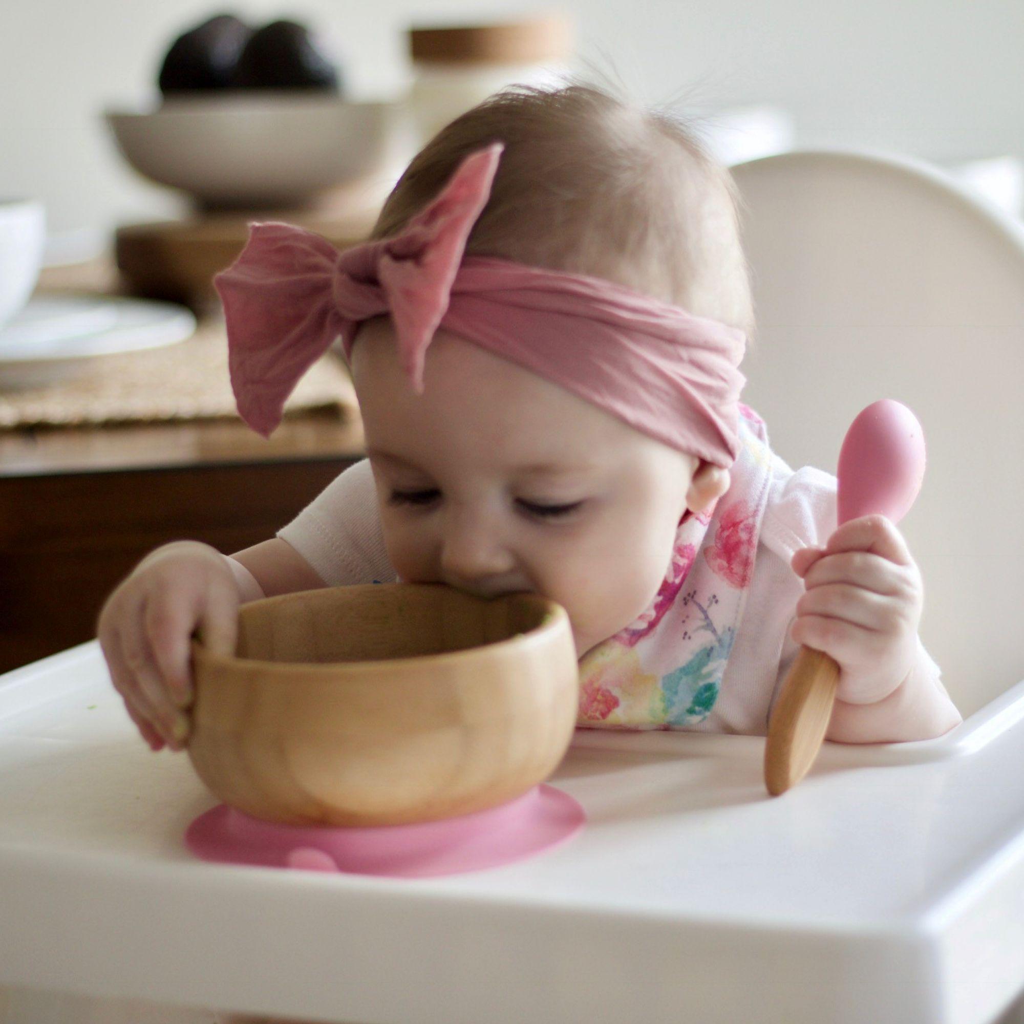 https://kiwizklozet.com/cdn/shop/products/avanchy-bamboo-suction-baby-bowl-spoon-baby-feeding-avanchy-bamboo-baby-dishware-2_2000x_e97418de-f1ca-4f57-afbb-a0568f3a9cf0.jpg?v=1583103294